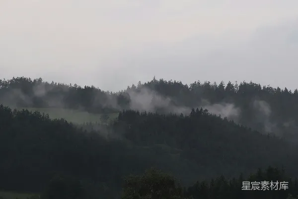 高清摄影 蓝天下的山脉