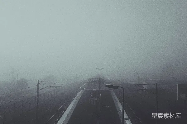 高清摄影 雾中的道路