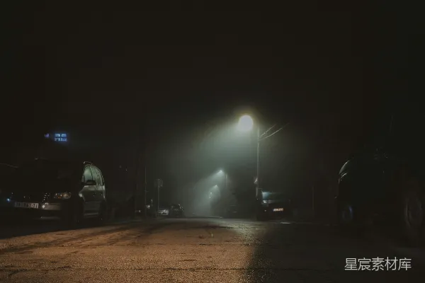 高清摄影 夜晚的街道上汽车停在路边