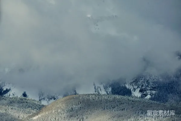 高清摄影 山间雾气
