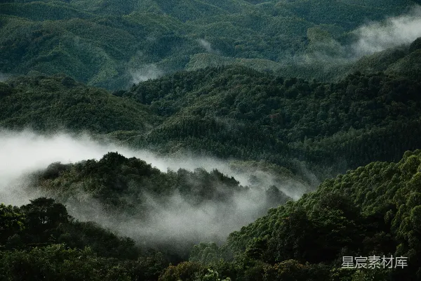 高清摄影 一条河流穿过山谷