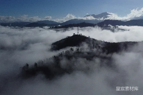 高清摄影 云雾覆盖中的山景
