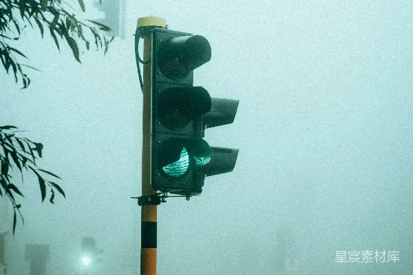 高清摄影 路边的一盏交通信号灯