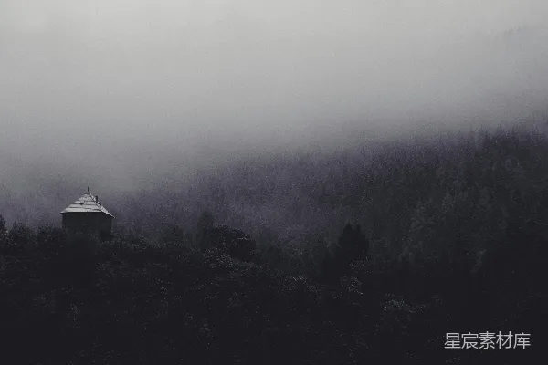 高清摄影 山顶上的黑白房子