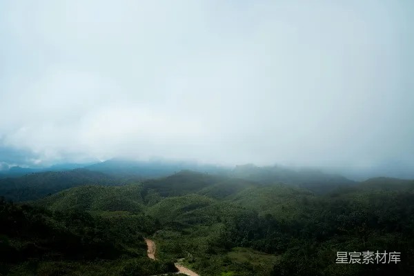 高清摄影 一幅山水树木的风景画