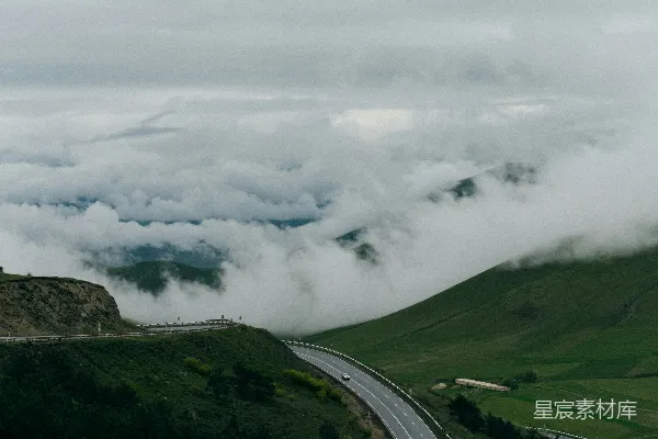 高清摄影 山间蜿蜒小路的美景
