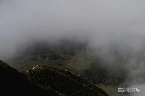 高清摄影 冒烟的山峰