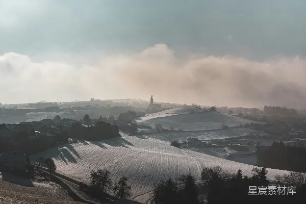 高清摄影 远处有一座教堂的雪景 vista 一片远处有教堂的雪景画面