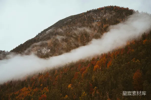 高清摄影 云雾笼罩的山峦