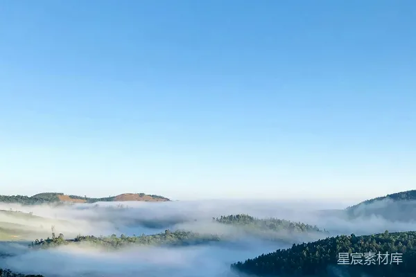 高清摄影 雾气笼罩的山谷景色