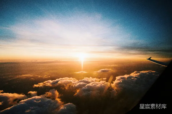 高清摄影 夕阳下海市蜃楼的 aerial 视角