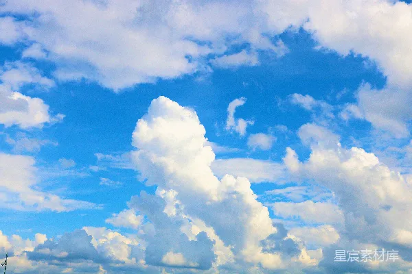 高清摄影 白天的白云和蓝天