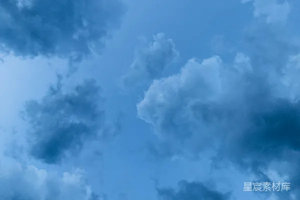 高清摄影 低角度拍摄的蓝色云朵