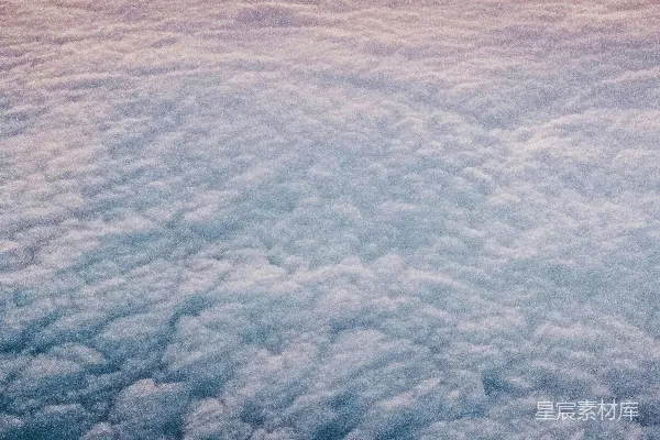 高清摄影 飞机上看向天空和云朵的景象