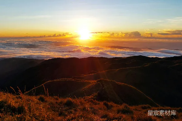 高清摄影 阳光下的山岭山脉
