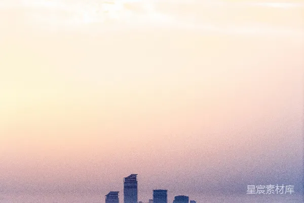 高清摄影 一座城市 skyline 的云雾