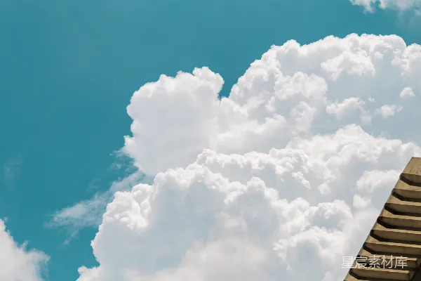 高清摄影 空中飞行的飞机周围有很多云朵