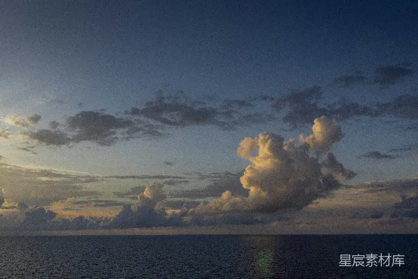高清摄影 夕阳下的海洋波澜