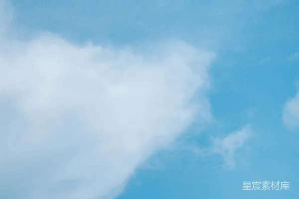 高清摄影 一片清澈的蓝天配以轻柔的白云。