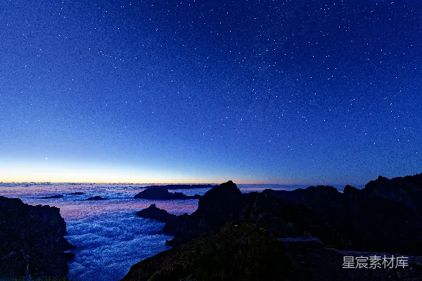 高清摄影 山顶上俯瞰的夜空景色