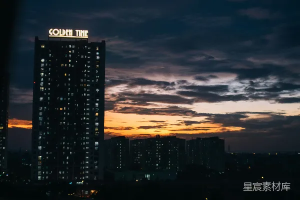 高清摄影 一座高耸的城市中的建筑物