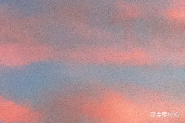 高清摄影 粉色的云朵在蓝色的天空中飘动