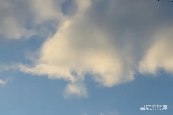 高清摄影 云端中一个人放风筝