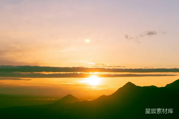 高清摄影 夕阳下的山影