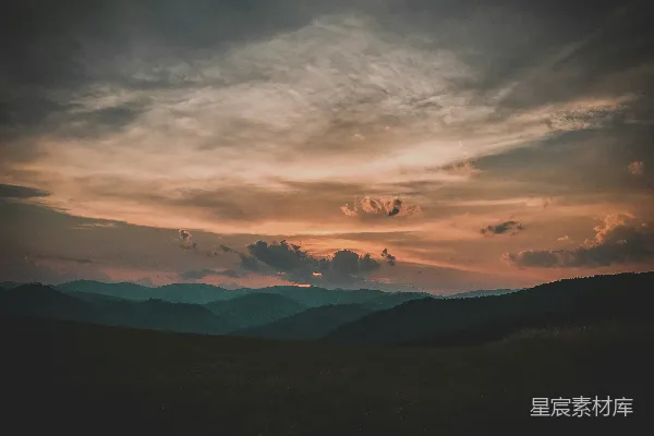 高清摄影 日落时分的山坡风景