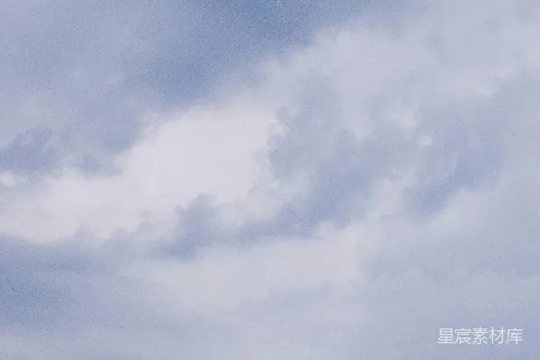 高清摄影 淡灰色的云填充了天空