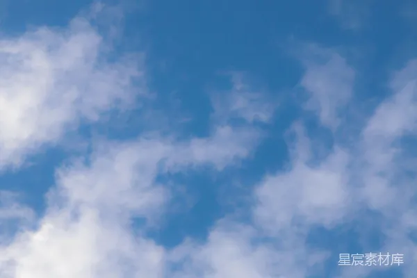 高清摄影 高空飞行的飞机与云朵共舞