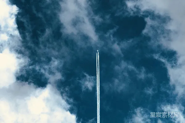 高清摄影 空中飞翔的白色飞机