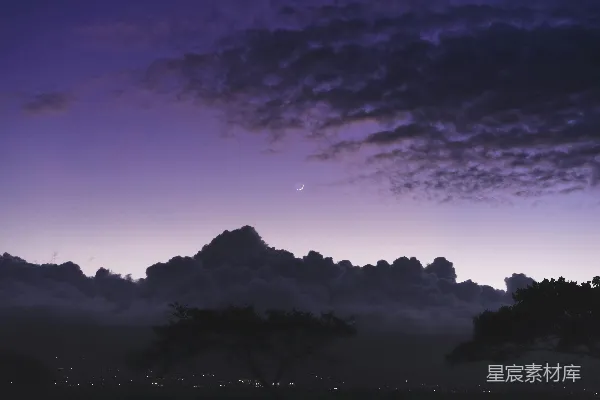 高清摄影 月光下的白云朵朵