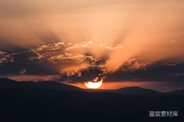 高清摄影 山峦之上的一抹夕阳