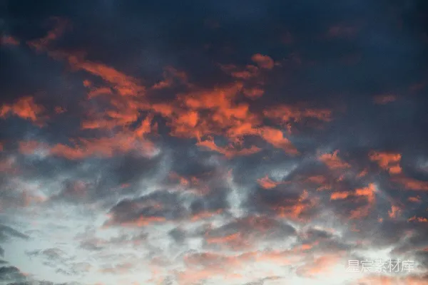 高清摄影 绚烂的夕阳染红了那惊心动魄的云彩。