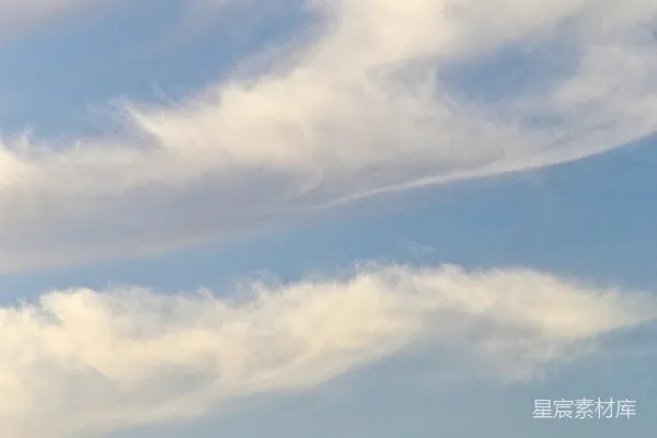 高清摄影 一群人在海滩上放风筝