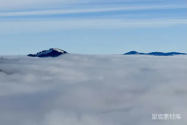 高清摄影 云雾中的山景