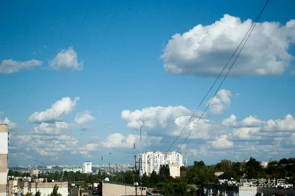 高清摄影 白天城市建筑物上的白云
