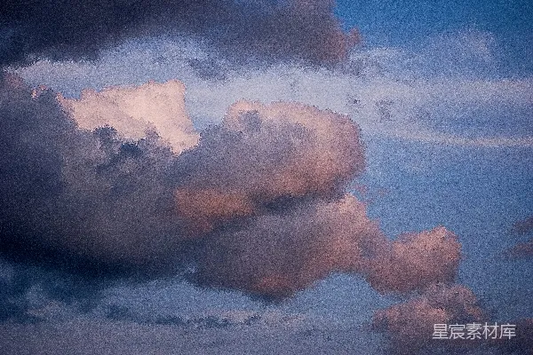 高清摄影 空中飞行的飞机周围有很多云朵