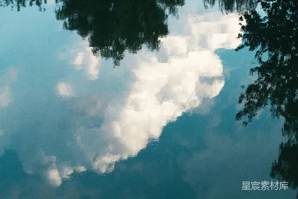 高清摄影 水中云的倒影