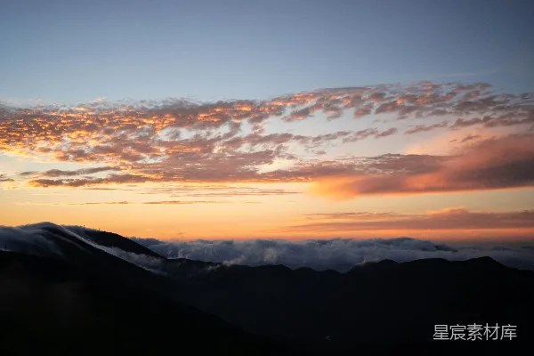 高清摄影 金色时刻山的轮廓照片