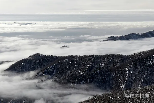 高清摄影 云雾覆盖中的山景