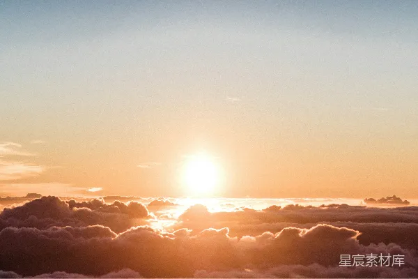 高清摄影 夕阳下的云和日落