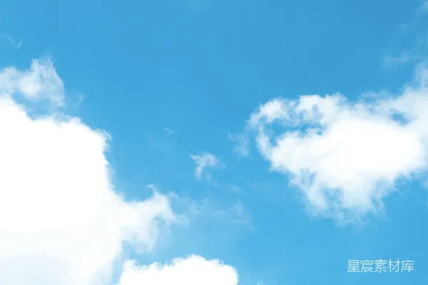高清摄影 一架飞机在蓝色的云层中飞行