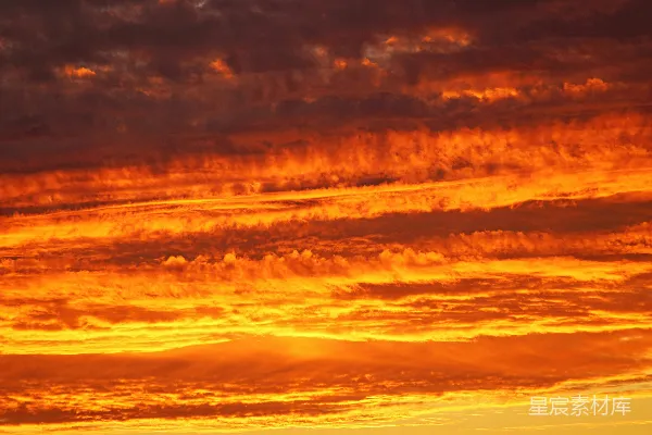 高清摄影 夕阳下的云和天空