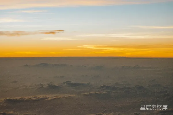 高清摄影 海云下雾的风景摄影