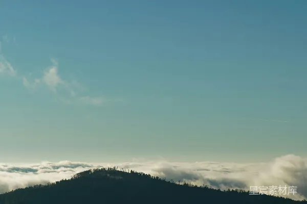 高清摄影 云雾缭绕的山景