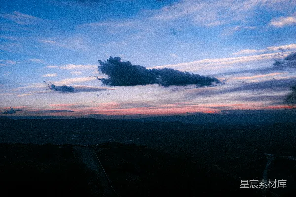 高清摄影 夕阳下的山头景色