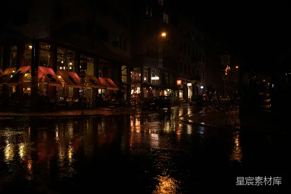 高清摄影 夜晚街道上人们行走