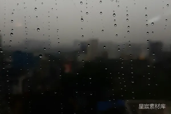 高清摄影 窗外城市背景下的雨滴